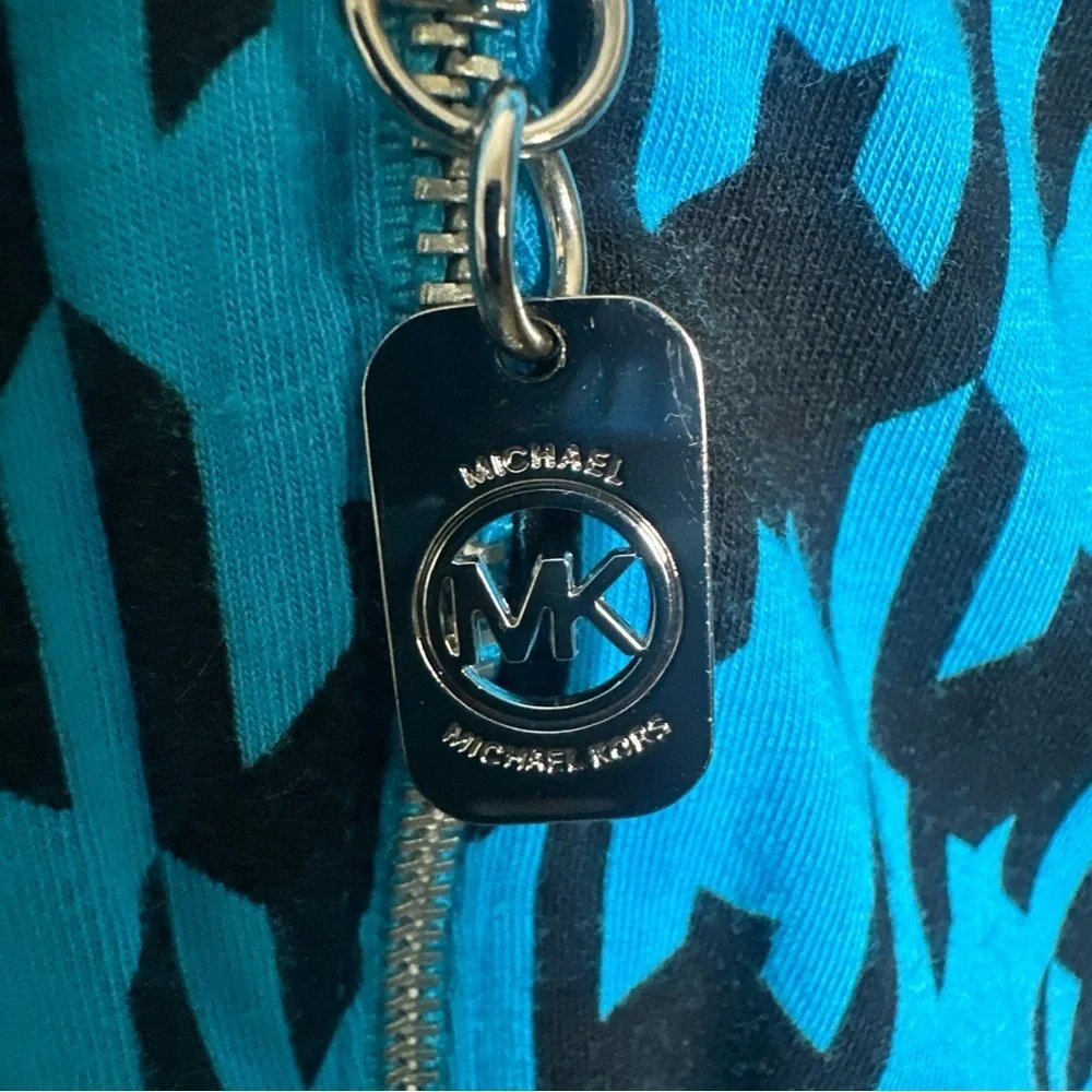 Michael Kors Graphic Sleeveless Blue and Black Blouse - Picture 7 of 13